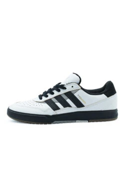 Adidas Adidas Tyshawn II Shoe Crystal White / Core Black / Charcoal Solid Grey