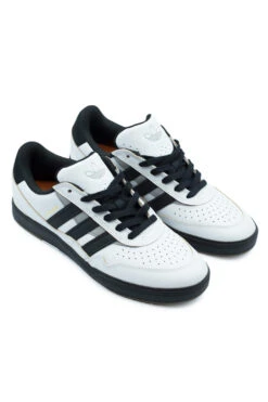 Adidas Adidas Tyshawn II Shoe Crystal White / Core Black / Charcoal Solid Grey -Skate Verkauf adidas tyshawn ii shoe crystal white core black charcoal solid grey 04