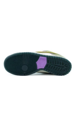 Nike SB Nike SB Dunk Low Pro QS Shoe (Alexis Sablone Chameleon) Oil Green / Desert Moss / White 13 Nike SB Nike SB Dunk Low Pro QS Shoe (Alexis Sablone Chameleon) Oil Green / Desert Moss / White -Skate Verkauf nike sb dunk low pro qs alexis sablone chameleon oil green desert moss white 06