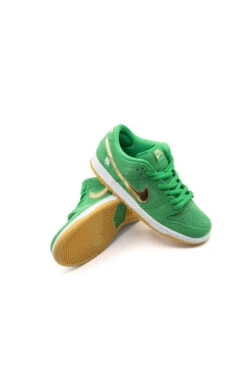 Nike SB Nike SB Dunk Low Pro Shoe (St Patrick's Day) Lucky Green / Metallic Gold