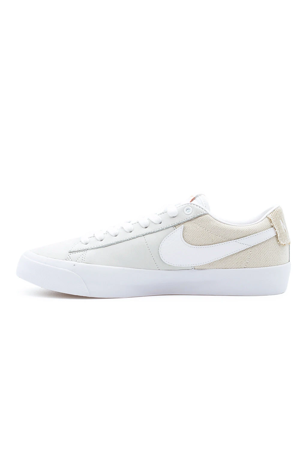 Nike SB Nike SB Zoom Blazer Low Pro GT ISO Shoe (Orange Label) White / White / White / Summit White 7 Nike SB Nike SB Zoom Blazer Low Pro GT ISO Shoe (Orange Label) White / White / White / Summit White – Bild 5
