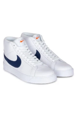 Nike SB Nike SB Zoom Blazer Mid ISO Shoe (Orange Label) White / Navy / White / Safety Orange 12 Nike SB Nike SB Zoom Blazer Mid ISO Shoe (Orange Label) White / Navy / White / Safety Orange -Skate Verkauf nike sb zoom blazer mid iso shoe orange label white navy white safety orange 04